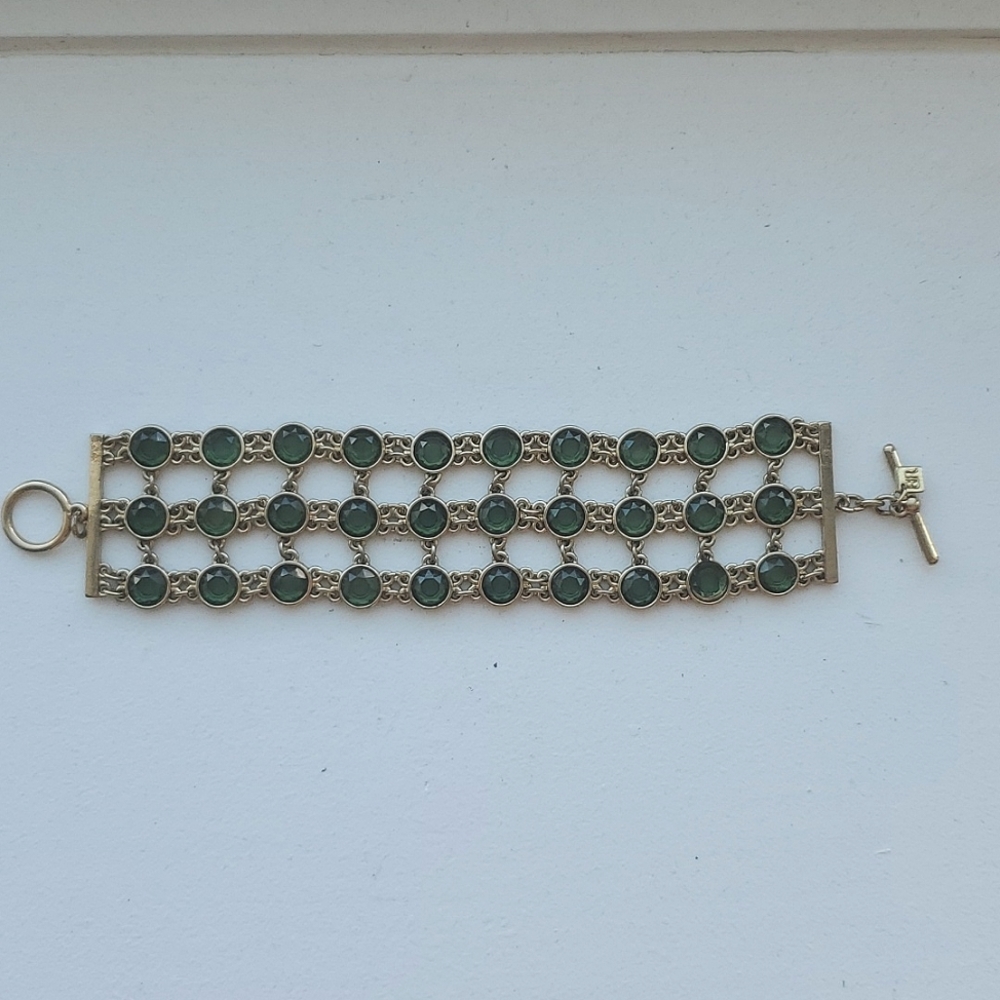 Beautiful bracelet, green stones and gold